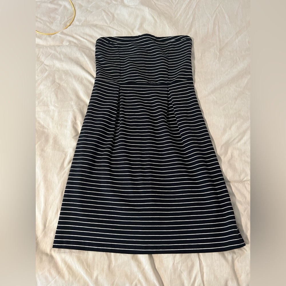 Elegant Black and White Striped Strapless Dress